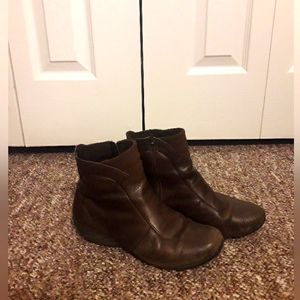 Hush Puppies, size 7, leather brown zipper women boot